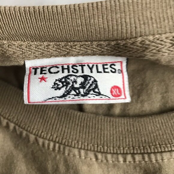 Skypark Camp RV Santas Village Shirt Men’s Size XL - Picture 4 of 6